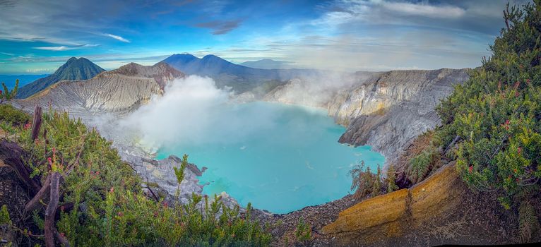 Suasana tenang di kawasan dataran tinggi Indonesia yang menyajikan pemandangan alam asri serta udara segar, menjadi destinasi pilihan utama para pelancong untuk memulihkan kejenuhan dari rutinitas perkotaan.