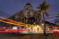 Gedung Hotel Indonesia dan Patung Selamat Datang yang berdiri megah di kawasan Bundaran HI Jakarta, menjadi simbol keterbukaan dan modernisasi bangsa sejak tahun 1962.