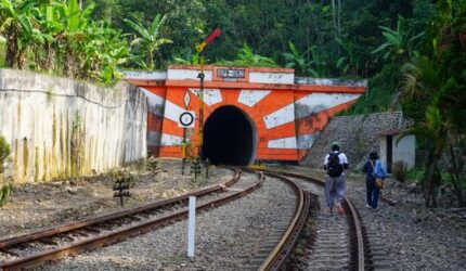Seni Memilih Transportasi Wisata untuk Pengalaman Liburan yang Lebih Bermakna dan Berkesan